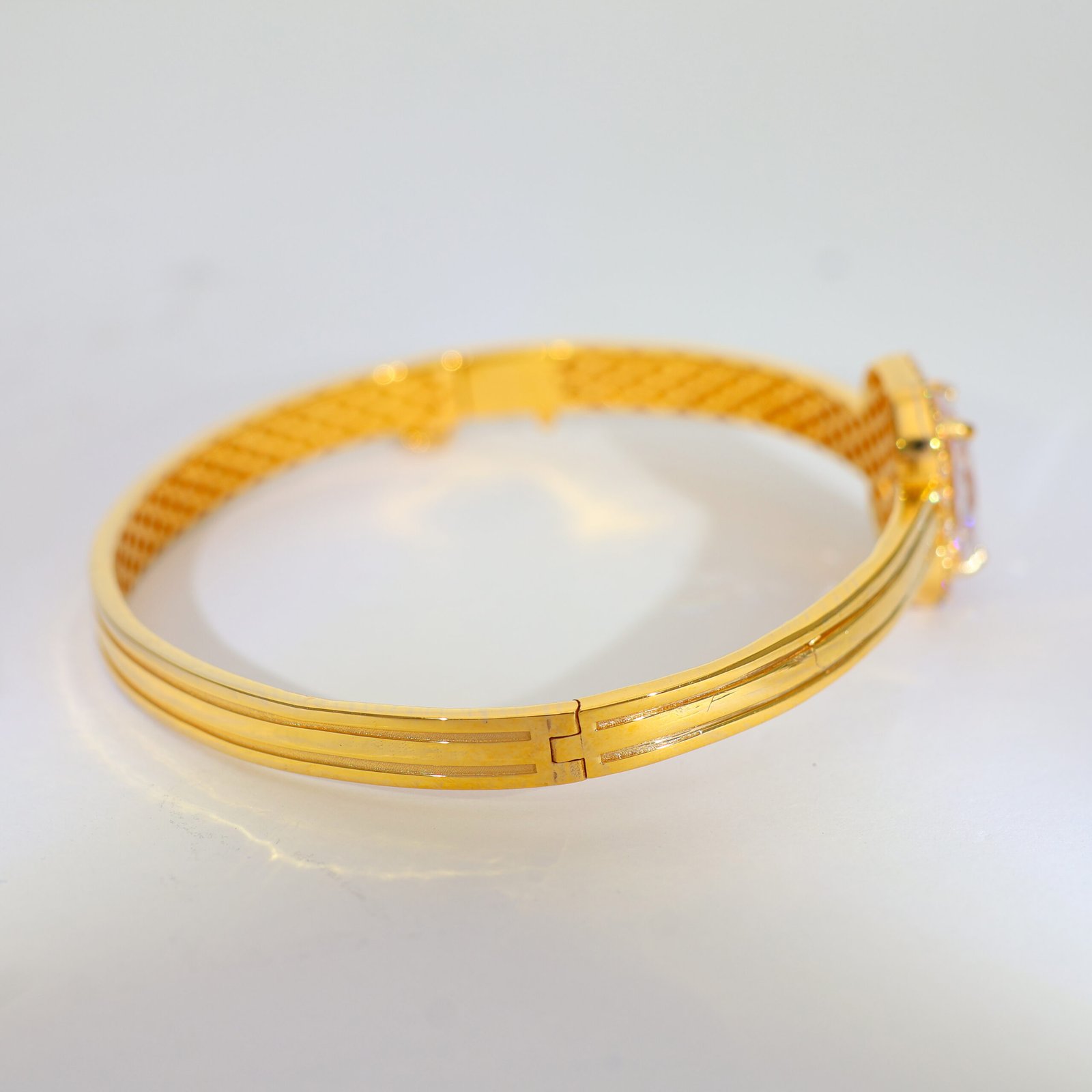Regal Solitaire Halo Gold Kada - Image 3