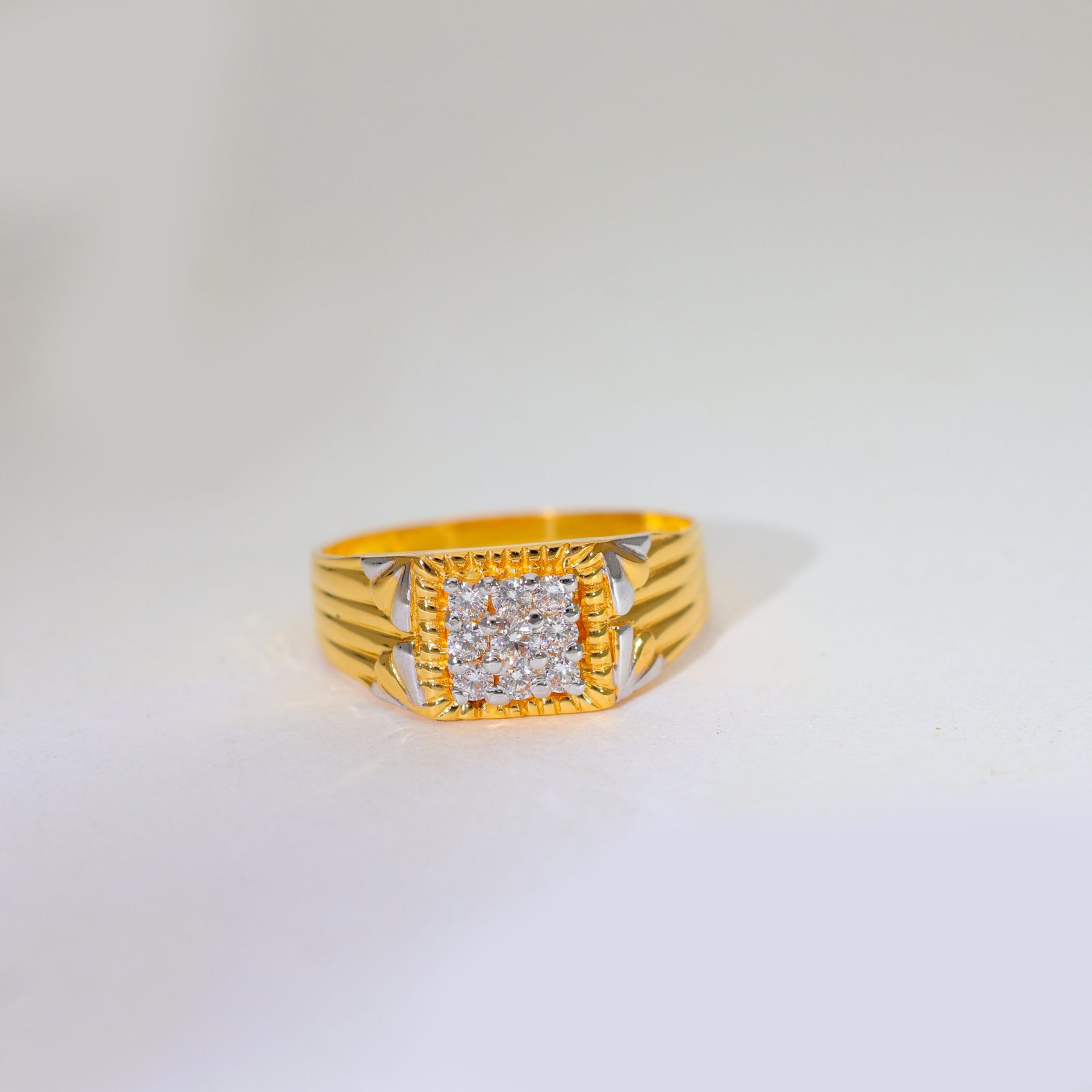 Diamond Crest Gold Gents Stone Ring