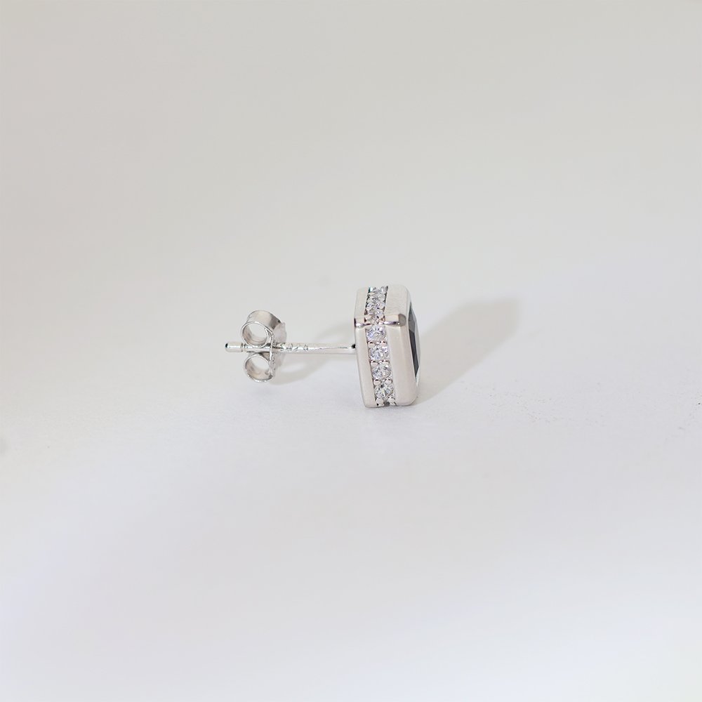 Black Frame Men Stud - Image 4
