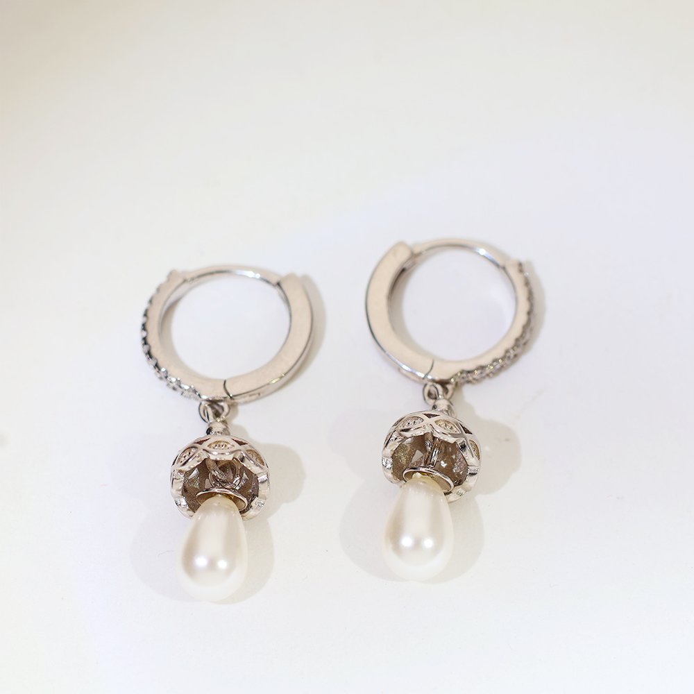 Pearl Drop Earring - Image 4