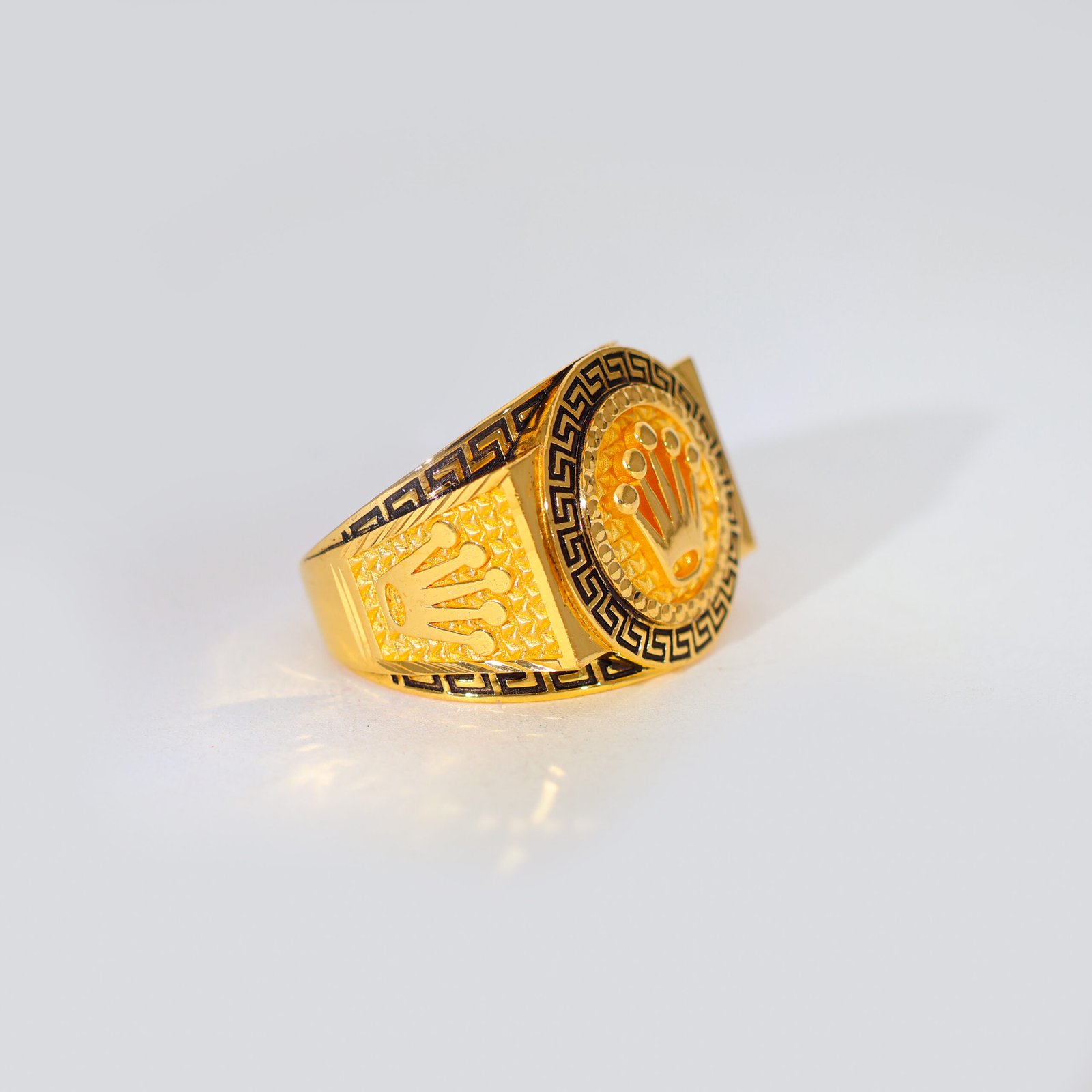 Crown Legacy Gold Gents Ring - Image 2