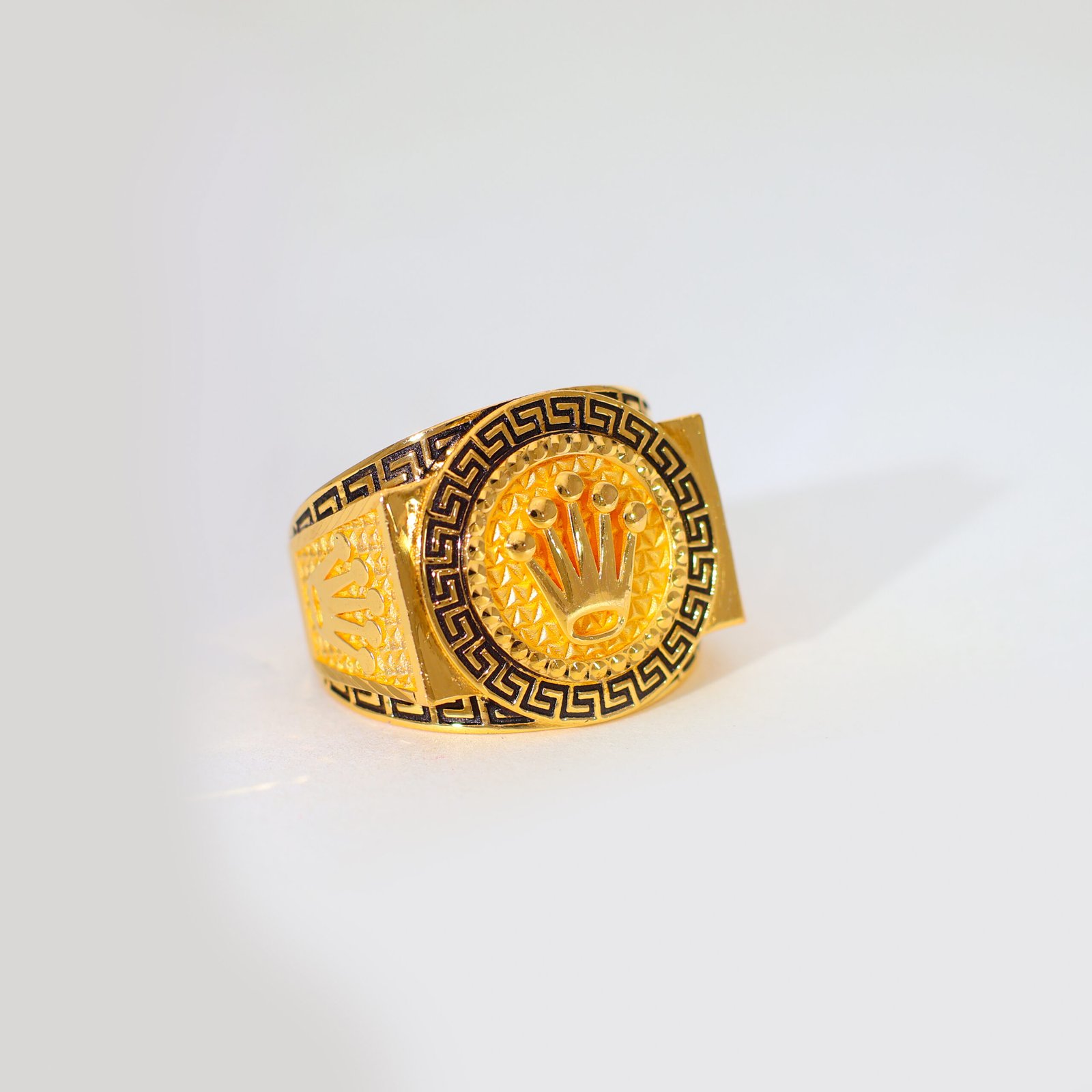 Crown Legacy Gold Gents Ring - Image 4