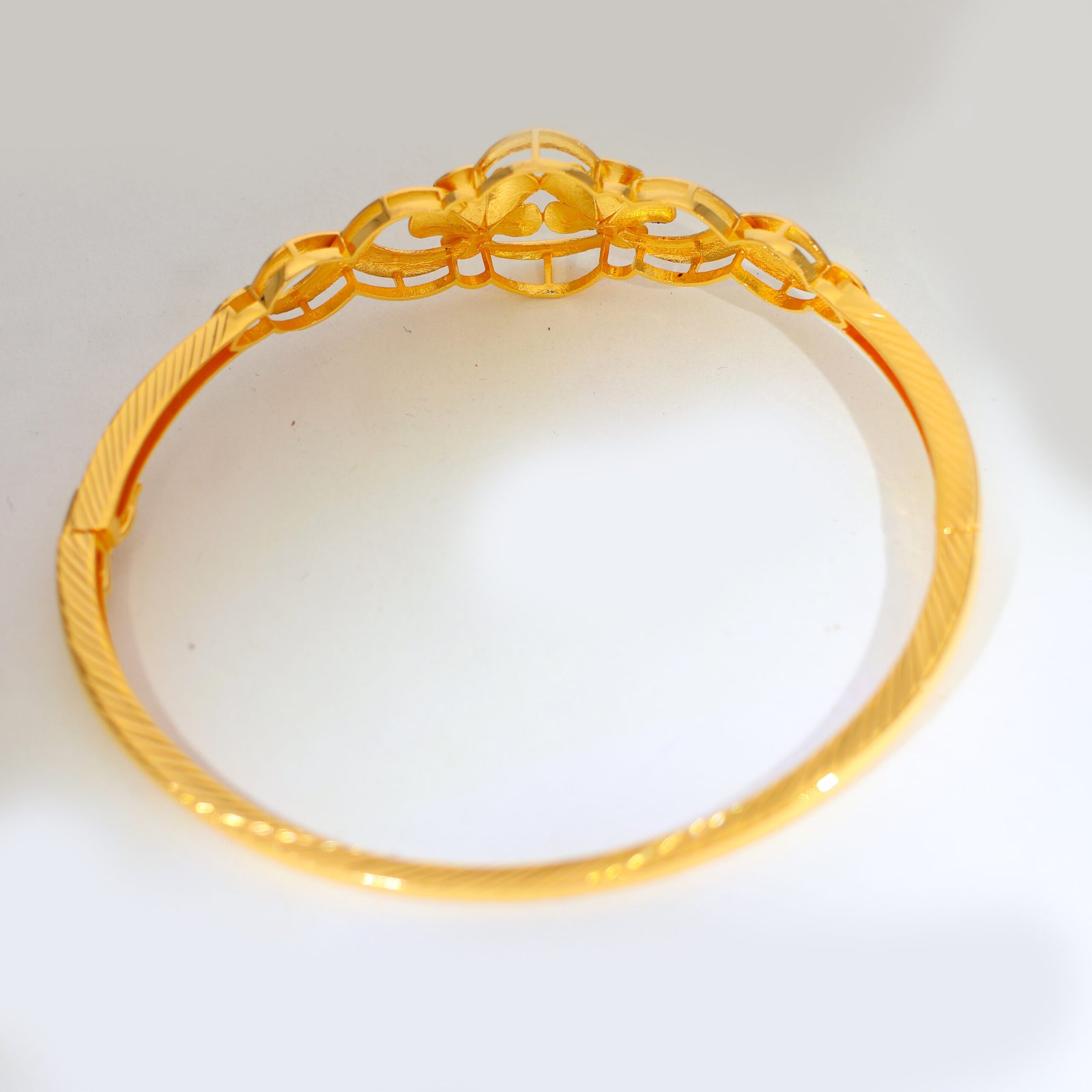 Classic Twist Gold Ladies Kadha - Image 2