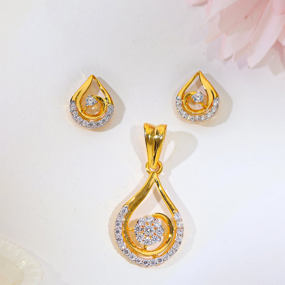 Royal Oval Gold Pendant Set