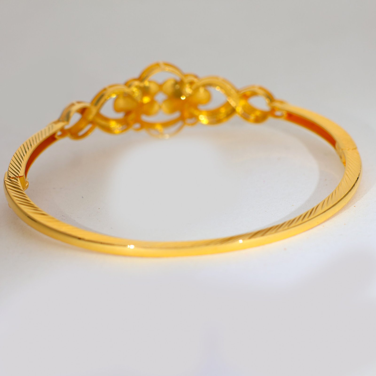 Classic Twist Gold Ladies Kadha - Image 5