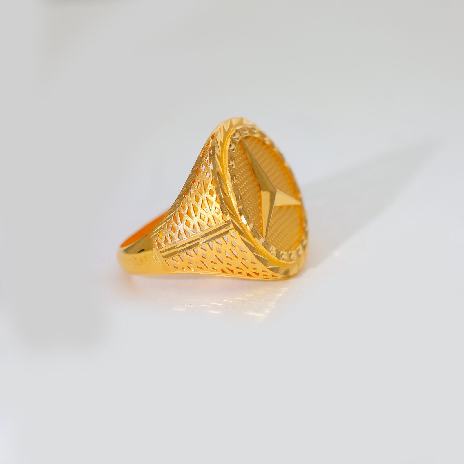 Prestige Star Gold Gents Ring - Image 3