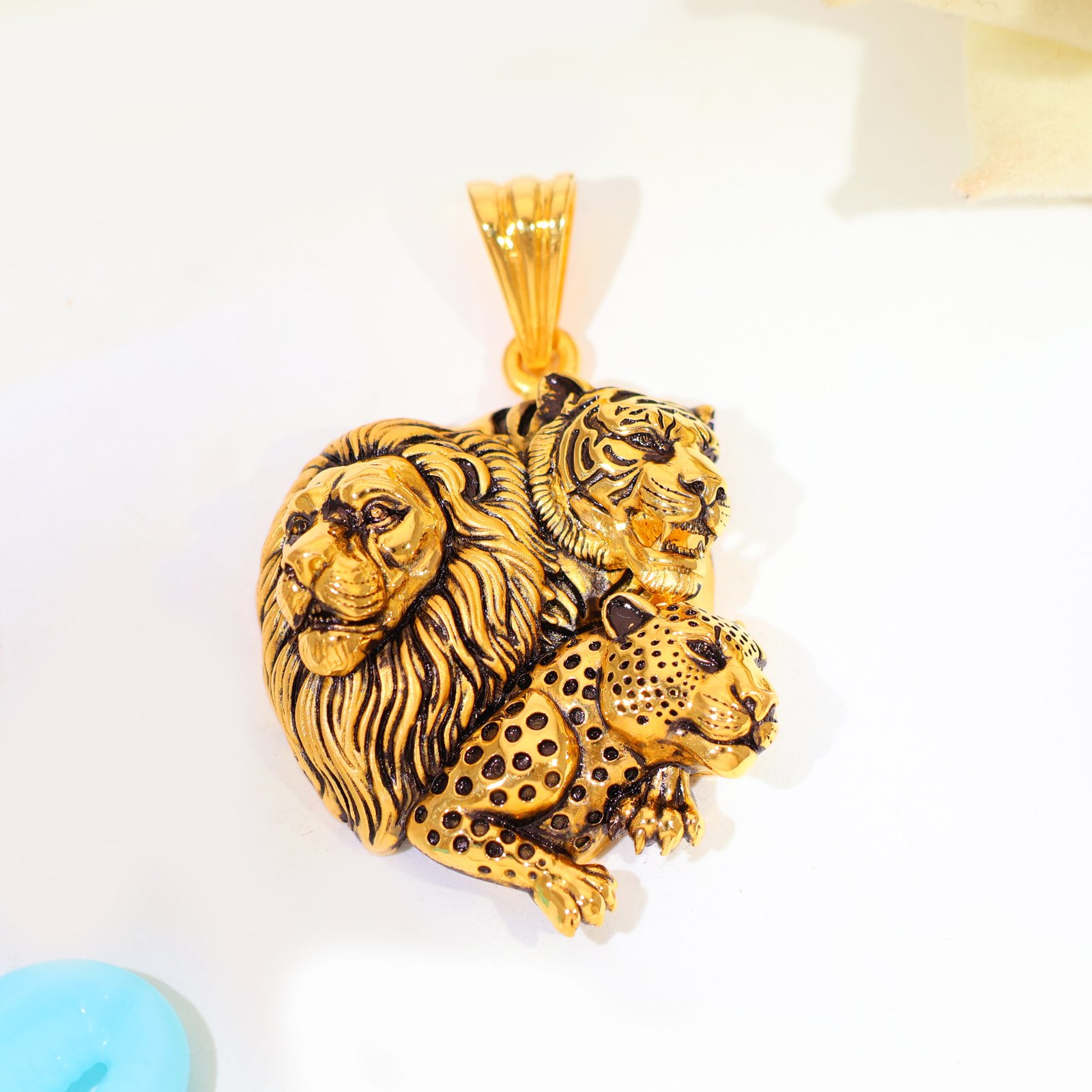 Wild Legends Gold Gents Pendant - Image 3