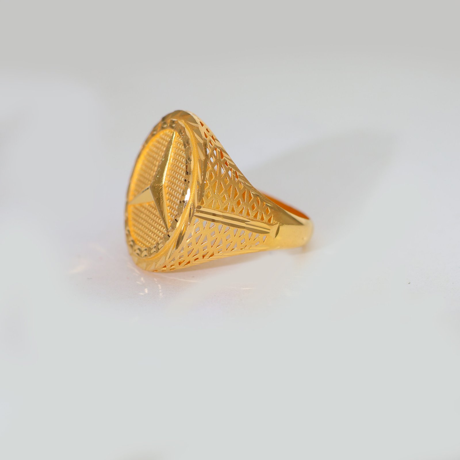 Prestige Star Gold Gents Ring - Image 2