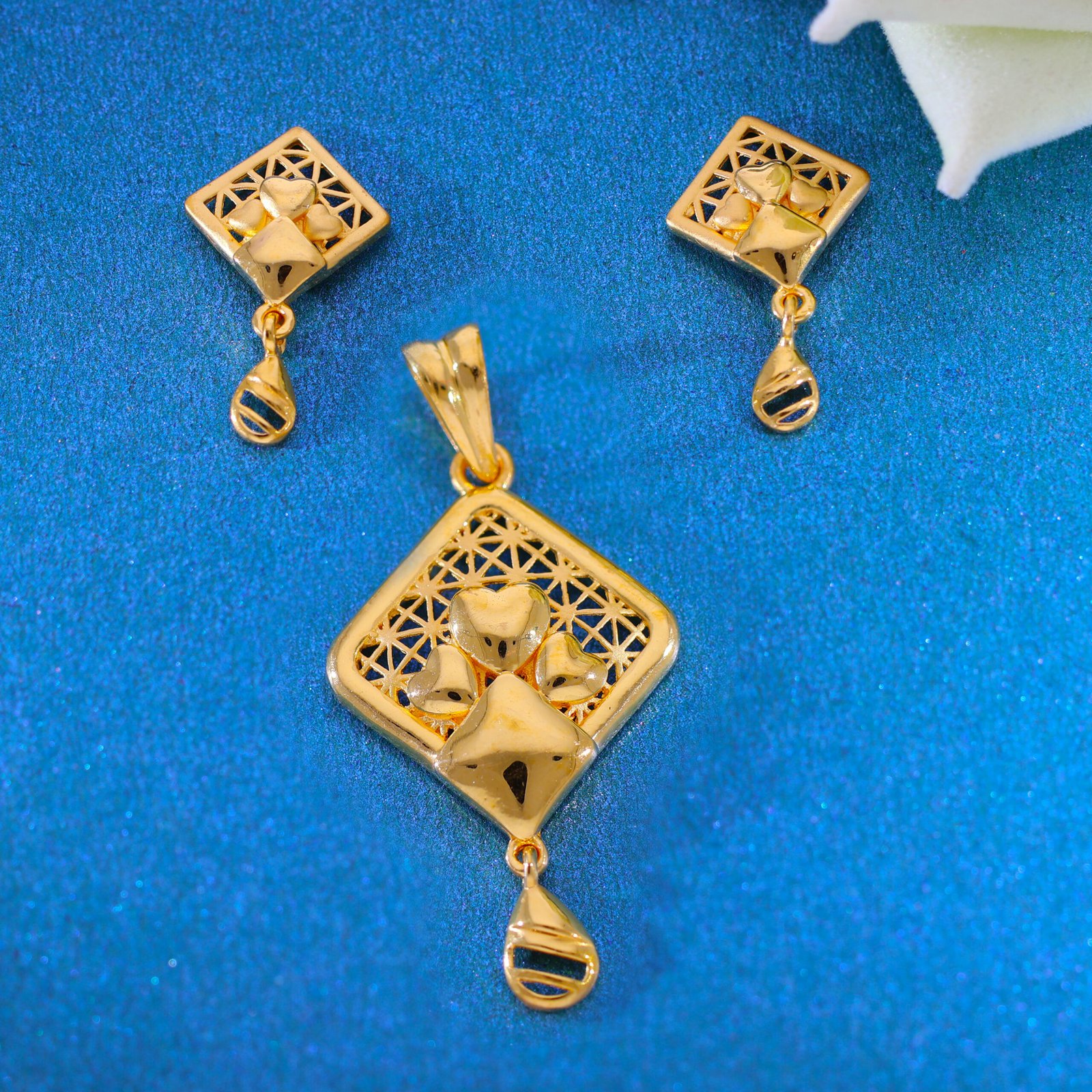 Imperial Orbit Pendant Set