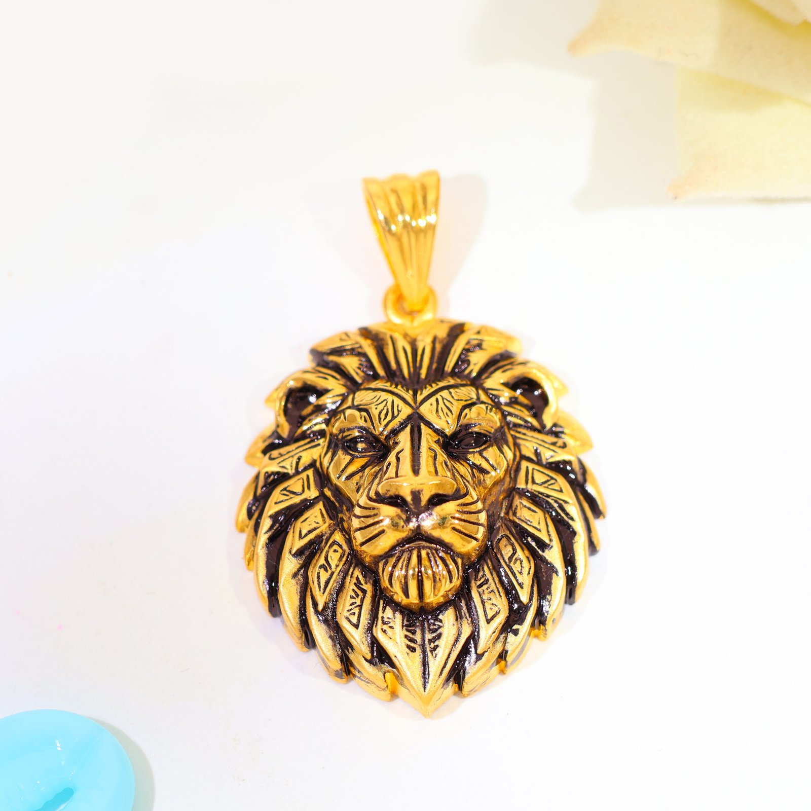 Warrior Lion Gold Gents Pendant - Image 2