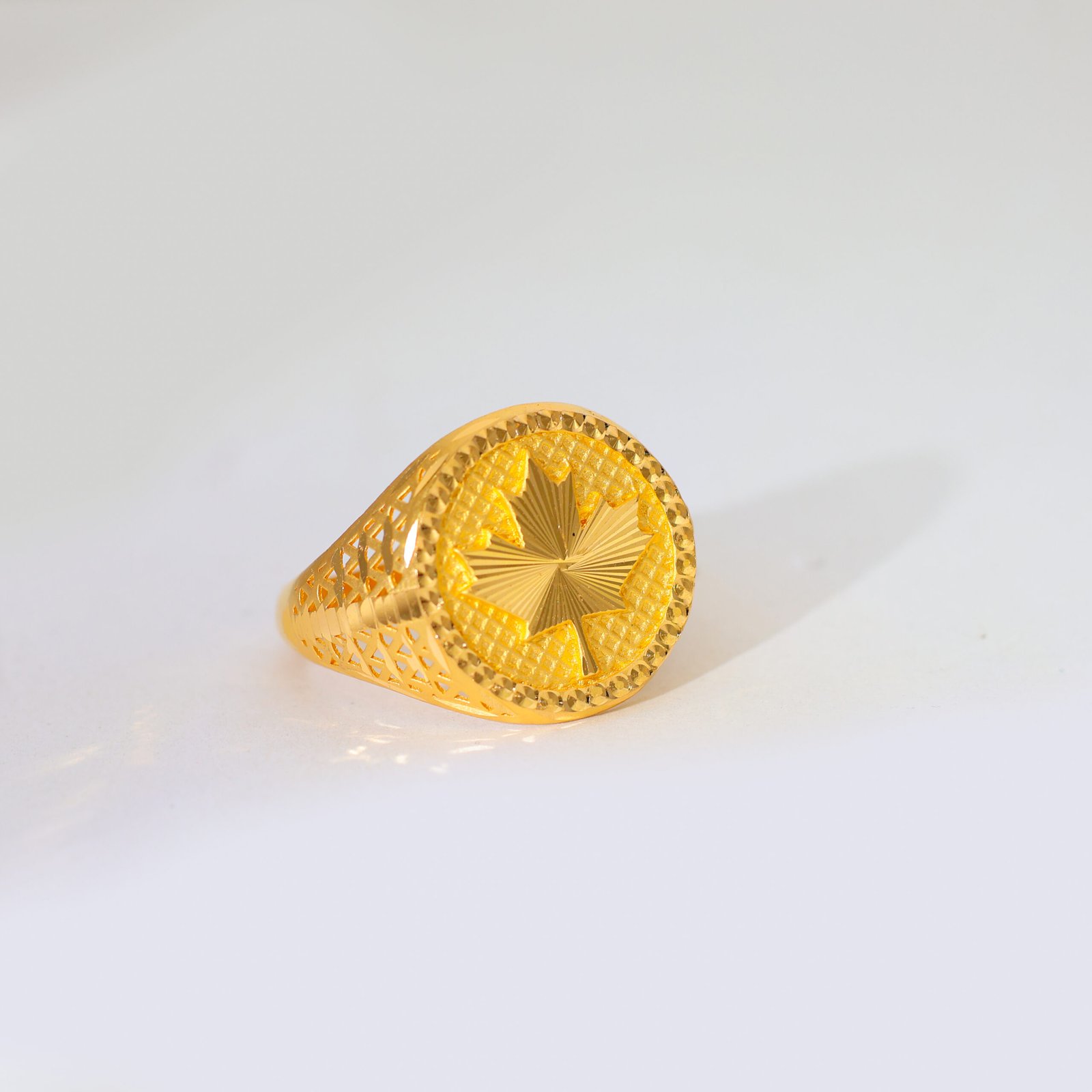 Maple Crown Gold Gents Ring