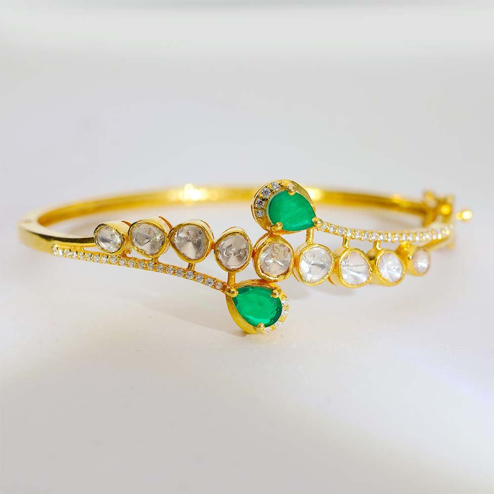 Emerald Dewdrop Kundan Bangle - Image 2