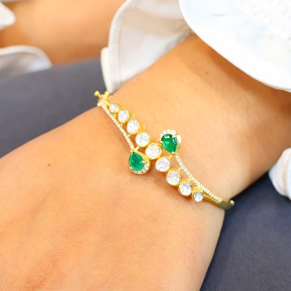 Emerald Dewdrop Kundan Bangle