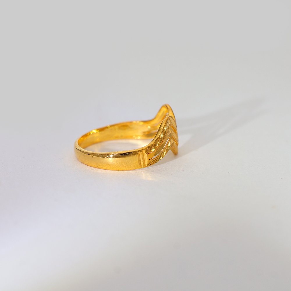 Floral Grace Gold Ladies Ring - Image 2