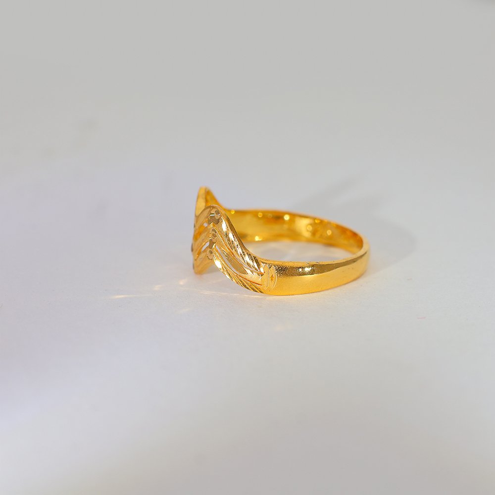 Floral Grace Gold Ladies Ring - Image 3